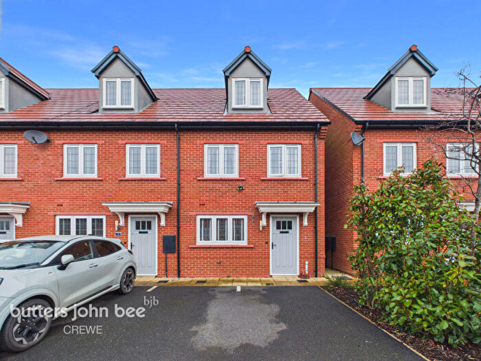 3 Bedroom Semi Detached House For Sale In Wheatfield Drive, Leighton, CW1