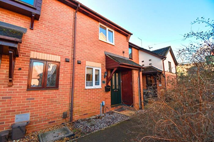 2 Bedroom Terraced House To Rent In Woodpecker Way, Northampton, NN4