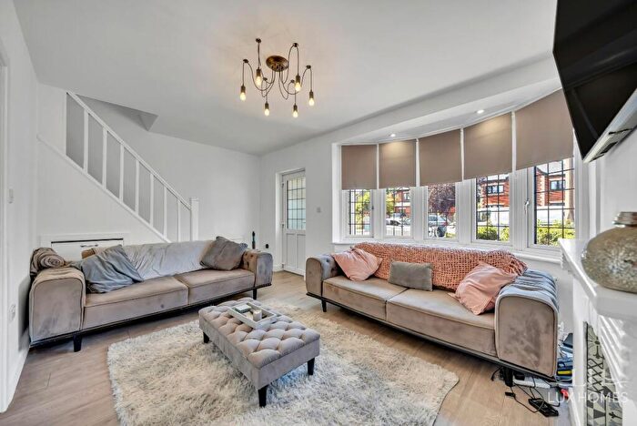 3 Bedroom Semi Detached House For Sale In Wingletye Lane, Hornchurch, RM11