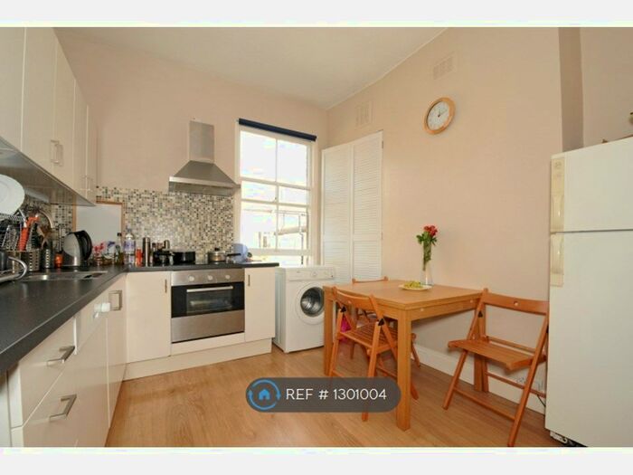 2 Bedroom Flat To Rent In Streatham Hill, London, SW2