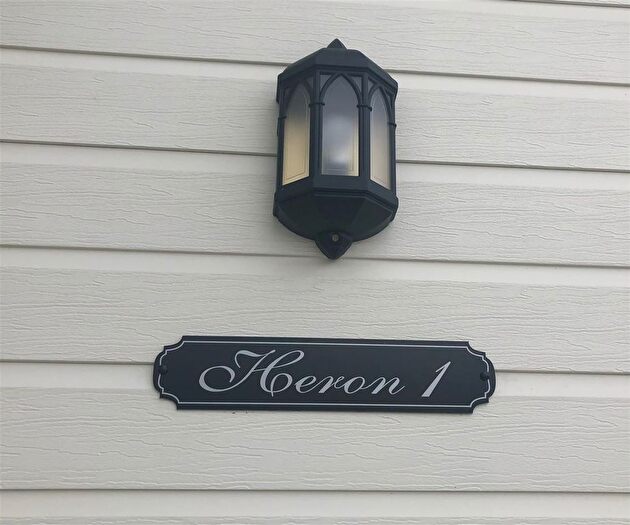 2 Bedroom Mobile/park Home For Sale In High Lane, Sutton On Derwent, YO41