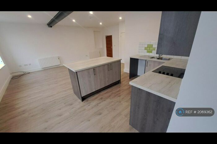 2 Bedroom Flat To Rent In Bull Street, Burnley, BB11