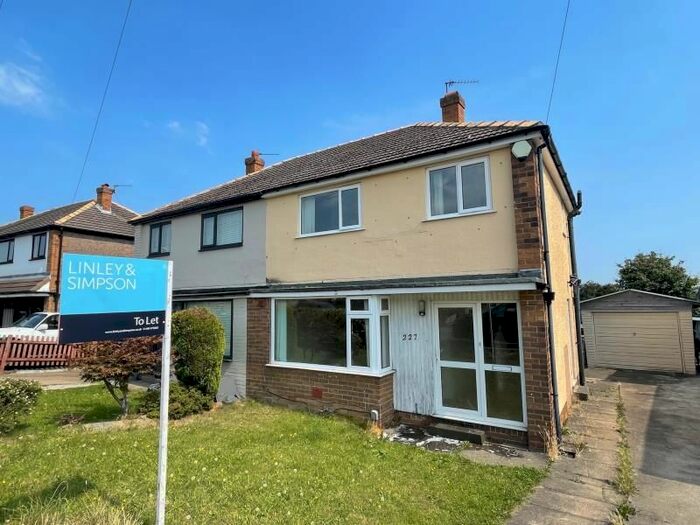 3 Bedroom Semi-Detached House To Rent In Keldregate, Huddersfield, HD2