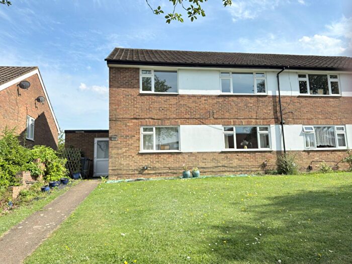 2 Bedroom Flat To Rent In Nork Way, Nork, Banstead, SM7