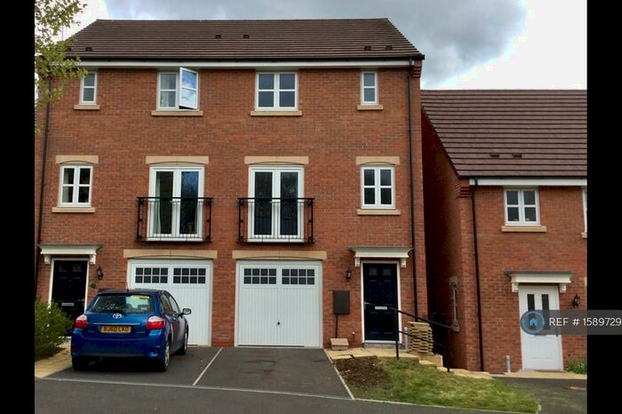 4 Bedroom Semi-Detached House To Rent In Humber Road, Coventry, CV3