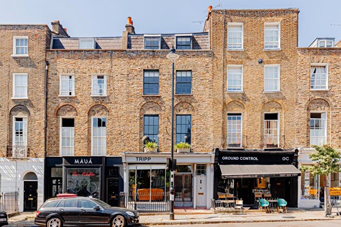 4 Bedroom Terraced House For Sale In Amwell Street, London, EC1R