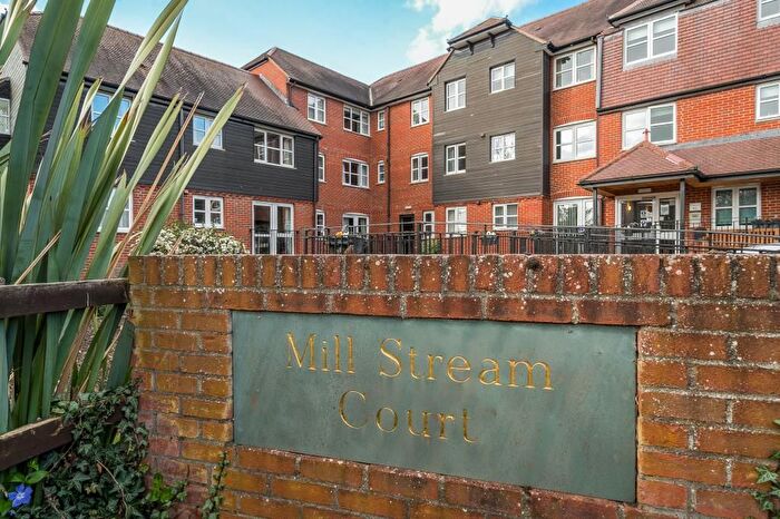 2 Bedroom Flat For Sale In Mill Stream Court, Abingdon, Oxfordshire, OX14