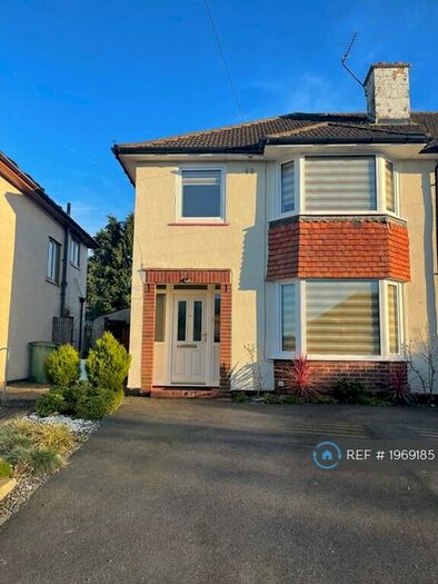3 Bedroom Semi-Detached House To Rent In Worcester Road, Maidstone, ME15