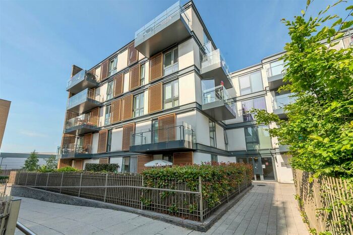 1 Bedroom Apartment To Rent In Jacks Farm Way, Highams Park, E4