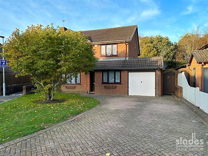 4 Bedroom Detached House To Rent In Vine Farm Close, Talbot Village, Poole, BH12