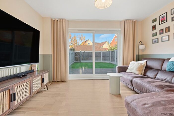 2 Bedroom Link Detached House For Sale In Flitch Green, Dunmow, Essex, CM6