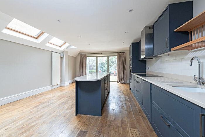 5 Bedroom Terraced House To Rent In Bramfield Road, SW11