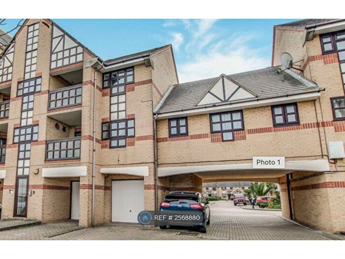 3 Bedroom Flat To Rent In Marys Place, Shoreham-By-Sea, BN43