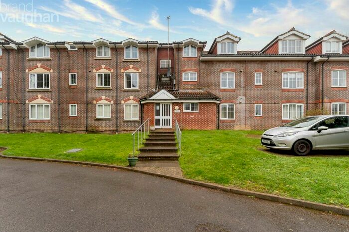 1 Bedroom Flat To Rent In Tivoli, Towergate, Brighton, East Sussex, BN1