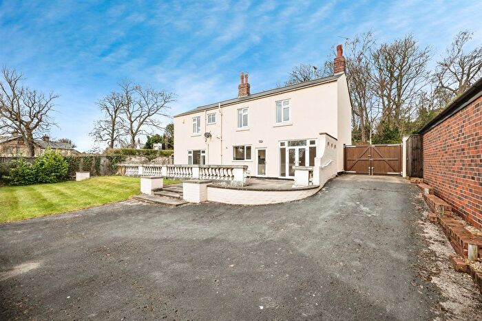4 Bedroom Detached House For Sale In Carleton Road, Pontefract, WF8