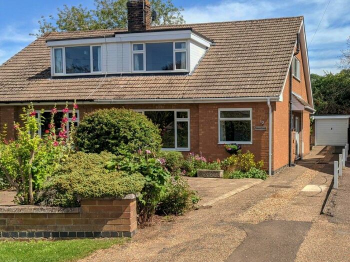 3 Bedroom Semi-Detached House To Rent In Park Close, Badby NN11