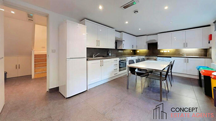 8 Bedroom Terraced House To Rent In Camberwell New Road, London, SE5