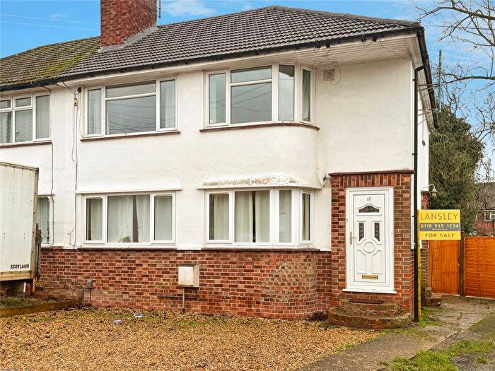 2 Bedroom Maisonette For Sale In Windermere Road, Reading, RG2