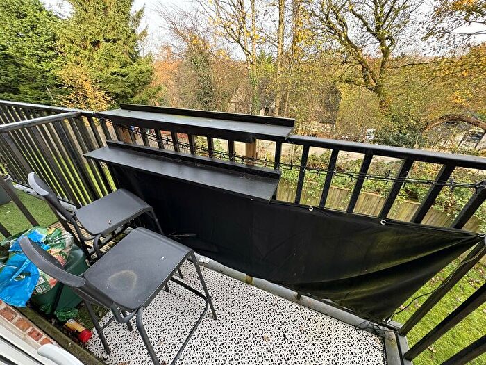 2 Bedroom Apartment To Rent In Clifton Park Clifton Manchester Greater Manchester, M27