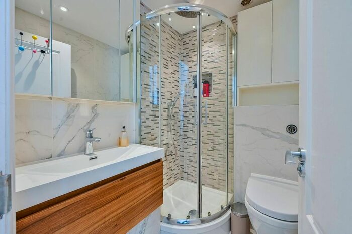 2 Bedroom Flat To Rent In Bernard Mansions, Holborn, London, WC1N