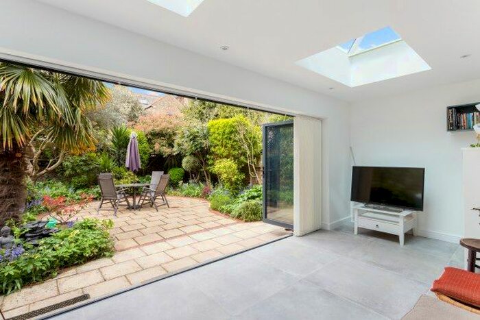 2 Bedroom Flat To Rent In Burnaby Gardens, London, W4