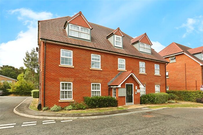 2 Bedroom Property To Rent In Gloucester Drive, Southampton, SO31