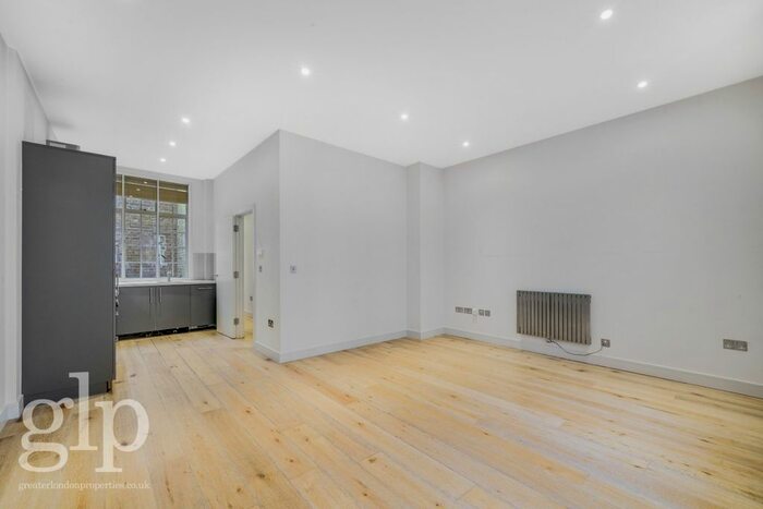 1 Bedroom Flat To Rent In Berwick Street, London, Greater London, W1F