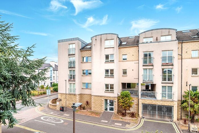 2 Bedroom Flat For Sale In / Crewe Road North, Edinburgh, EH5