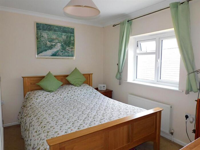 3 Bedroom End Of Terrace House For Sale In Chard Road, Axminster, EX13