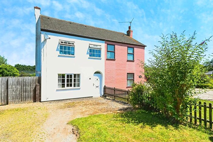 3 Bedroom Semi-Detached House For Sale In St. Johns Road, Tilney St. Lawrence, King's Lynn, PE34