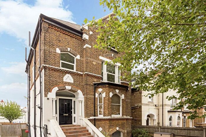 1 Bedroom Flat For Sale In Leamington Park, London, W3