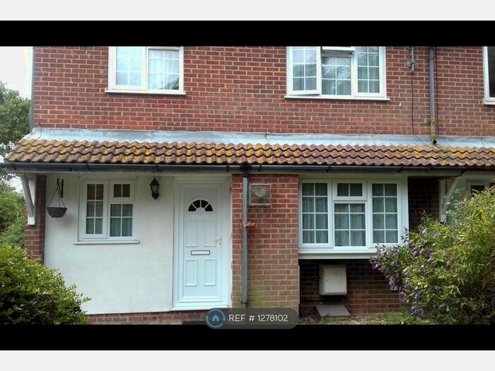 2 Bedroom Terraced House To Rent In Snowdon Close, Eastbourne BN23