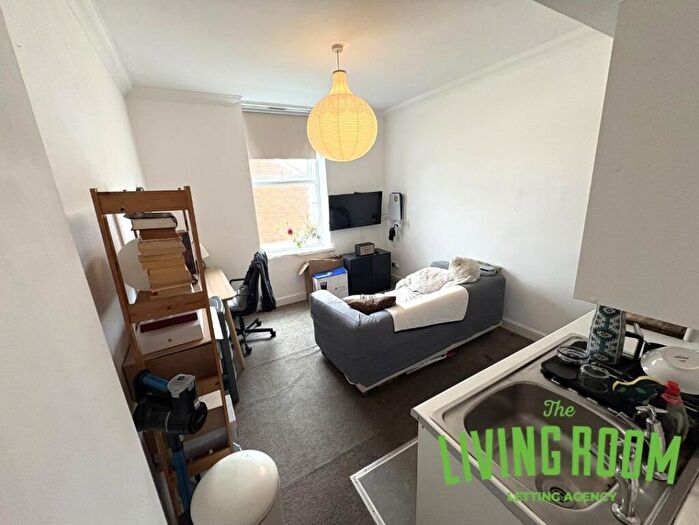 1 Bedroom Flat To Rent In Blaenclydach Street, Riverside, Cardiff, CF11