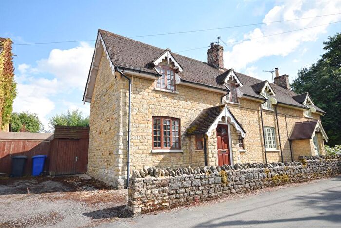 2 Bedroom Semi-Detached House For Sale In Kits Close, Hartwell, MK19