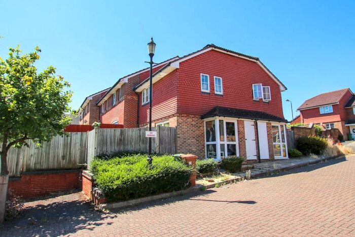 1 Bedroom House To Rent In Autumn Drive, Sutton, SM2