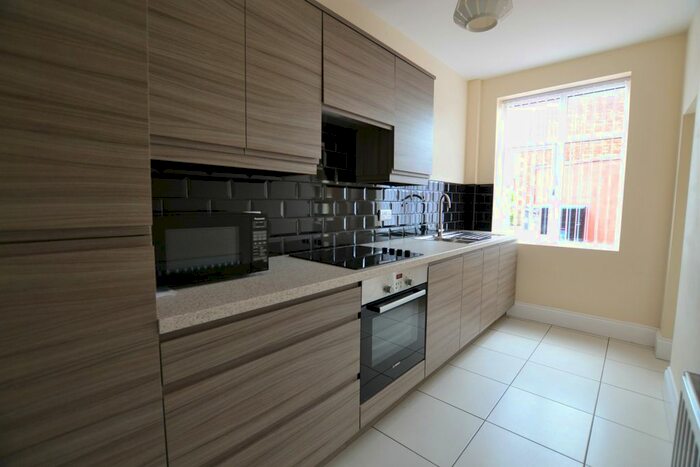 2 Bedroom Flat To Rent In Kingswood Avenue, Newcastle Upon Tyne, NE2