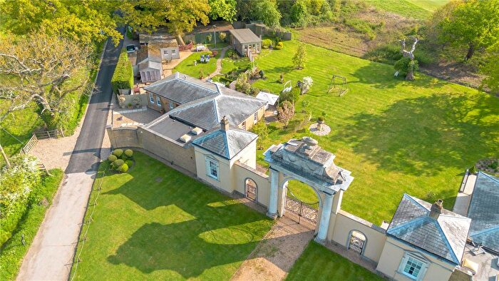 3 Bedroom Detached House For Sale In Trotters Bottom, Barnet, Hertfordshire, EN5