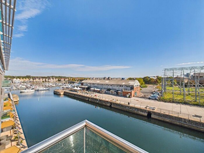 1 Bedroom Apartment For Sale In Dock Head Road, Chatham, Kent, ME4