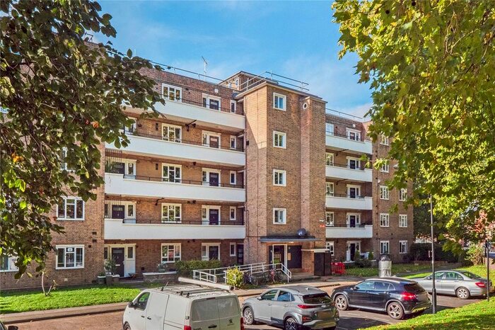 2 Bedroom Flat To Rent In Sulivan Court, Peterborough Road, London, SW6