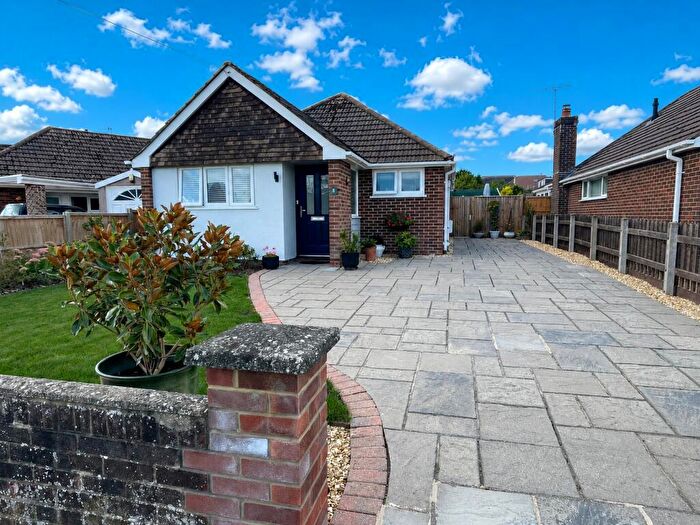 3 Bedroom Detached Bungalow For Sale In Hollybank Crescent, Hythe, SO45