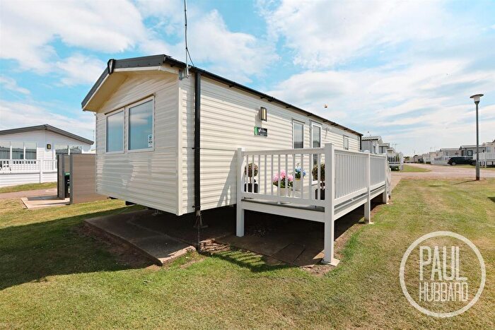 2 Bedroom Mobile/park Home For Sale In London Road, Pakefield, NR33