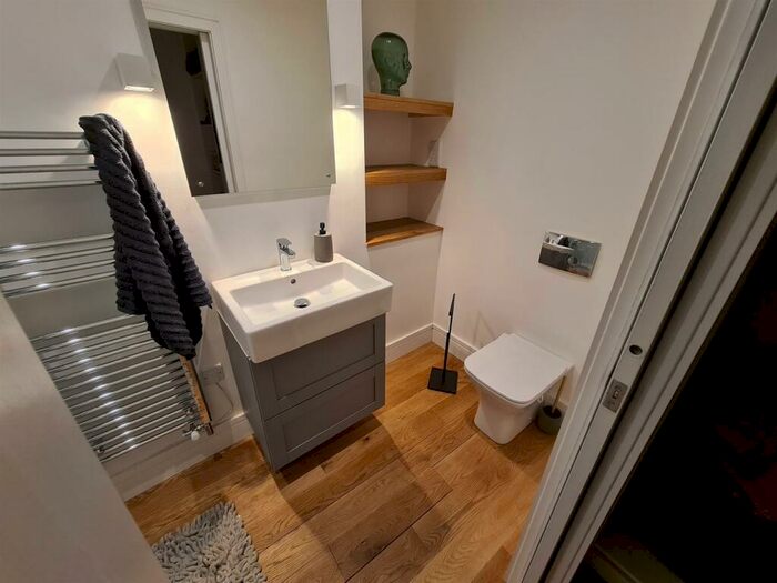 1 Bedroom Flat To Rent In The Island, Midsomer Norton, Radstock, BA3