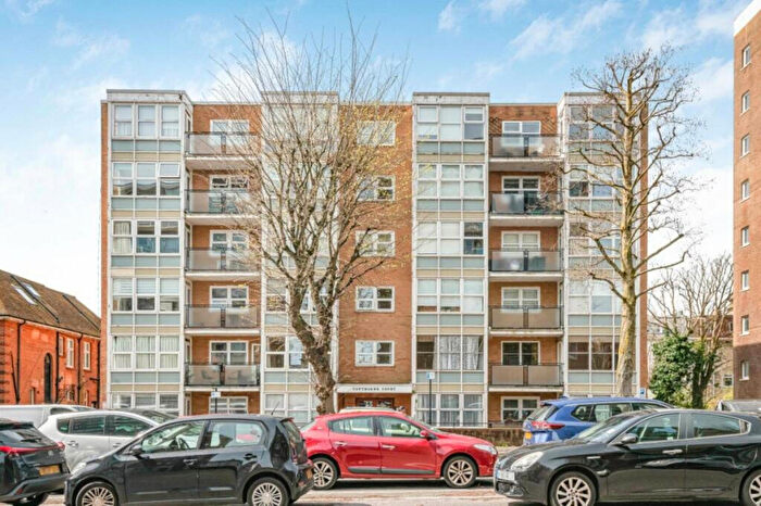 3 Bedroom Apartment For Sale In Copthorne Court, The Drive, Hove, BN3