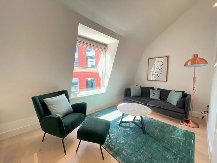 2 Bedroom Town House To Rent In South King Street, City Centre, Manchester, M2