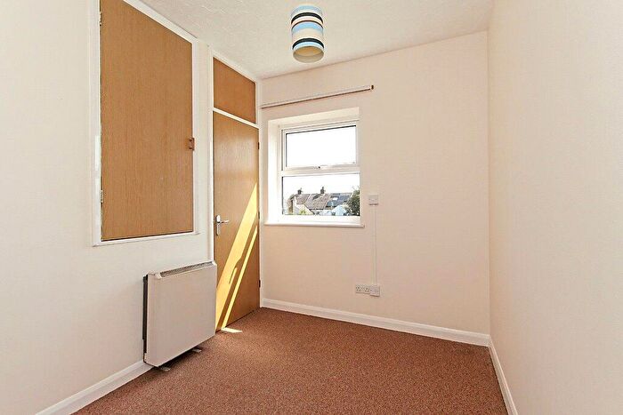 1 Bedroom Maisonette To Rent In Burley Road, Sittingbourne, Kent, ME10