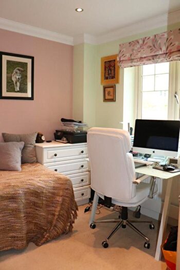 2 Bedroom Apartment To Rent In Templeside Gardens, High Wycombe, HP12