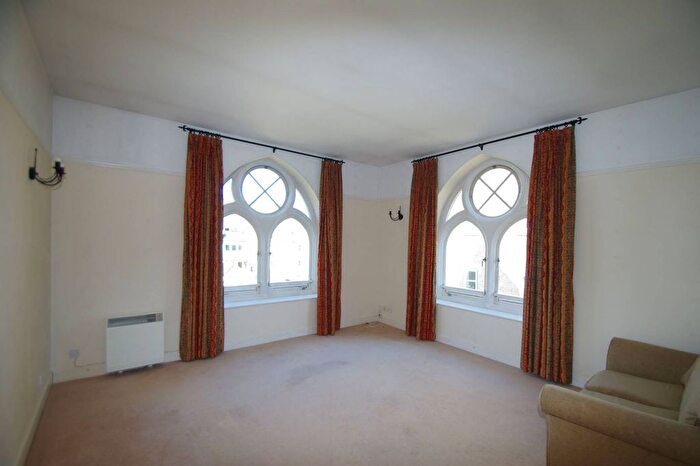 2 Bedroom Flat To Rent In Elizabeth House, Watford, WD24