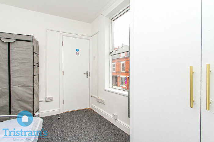 1 Bedroom Detached House To Rent In Room, Trent Road, Nottingham, NG2