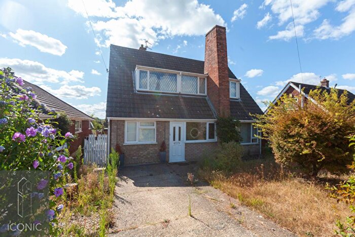 4 Bedroom Chalet For Sale In Olive Close, New Costessey, Norwich, NR5