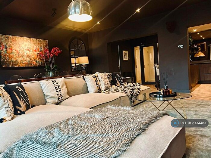 2 Bedroom Flat To Rent In Crescent Road, Harrogate, HG1